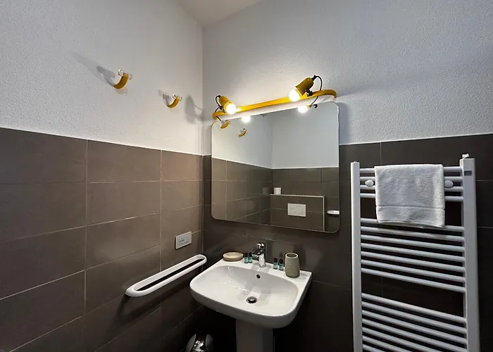 Dennis House - Larihome A86 Apartmán Gravedona