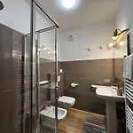 Dennis House - Larihome A86
